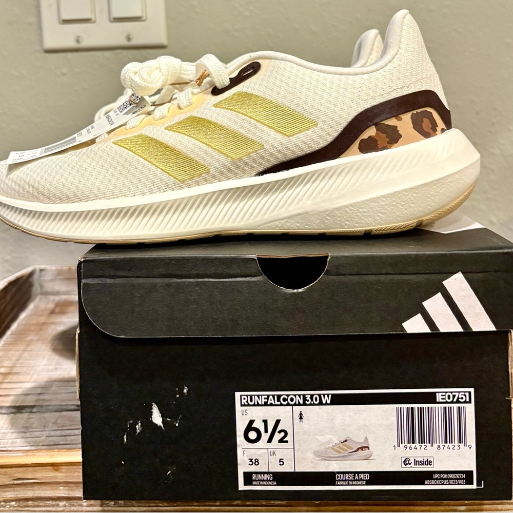 Adidas Runfalcon 3.0 W Sneakers, Women’s 6.5, BNWT in box